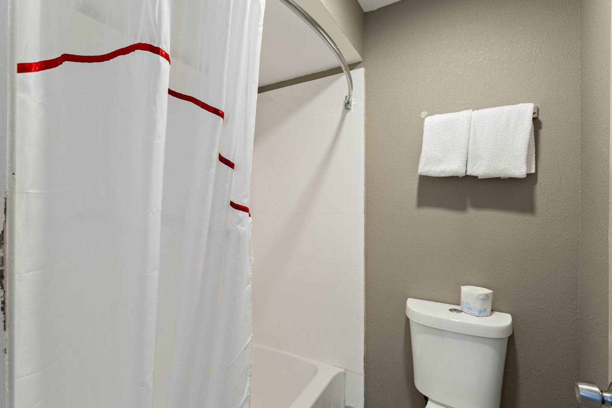 Red Roof Inn Redding Extérieur photo