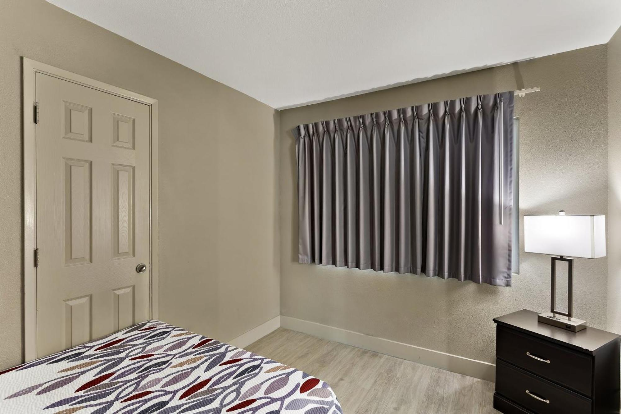 Red Roof Inn Redding Extérieur photo
