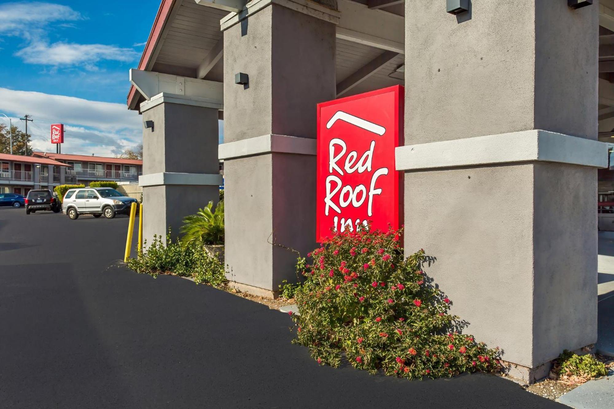 Red Roof Inn Redding Extérieur photo